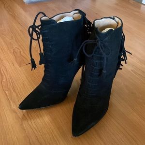 Tásele ankle booties by the mode collective